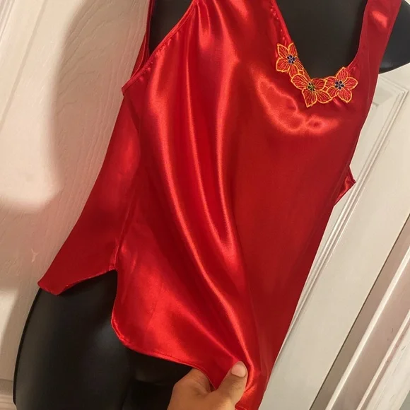 Vintage Vibrant Red Satin Camisole with Floral Detail - Picture 4 of 9